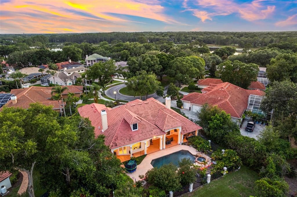 合同活跃: $1,379,000 (4 贝兹, 3 浴室, 3562 平方英尺)