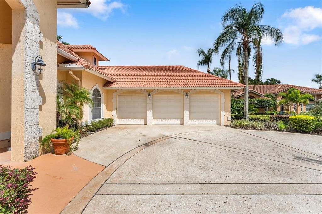 合同活跃: $1,379,000 (4 贝兹, 3 浴室, 3562 平方英尺)