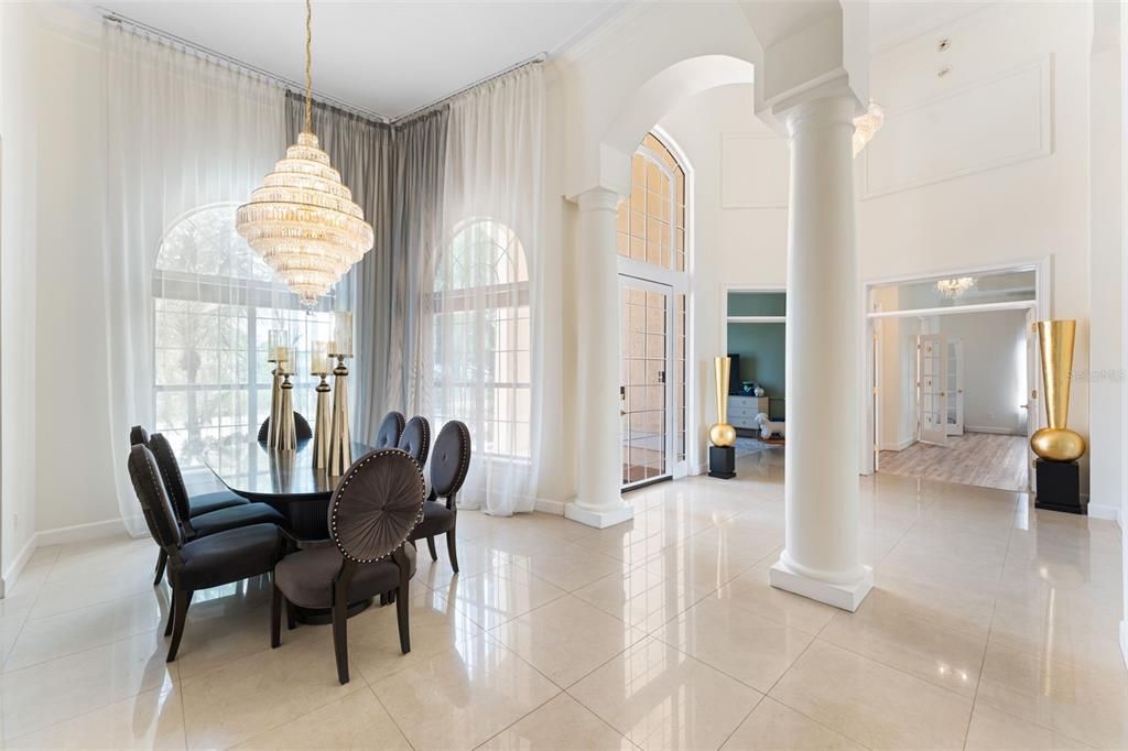 合同活跃: $1,379,000 (4 贝兹, 3 浴室, 3562 平方英尺)