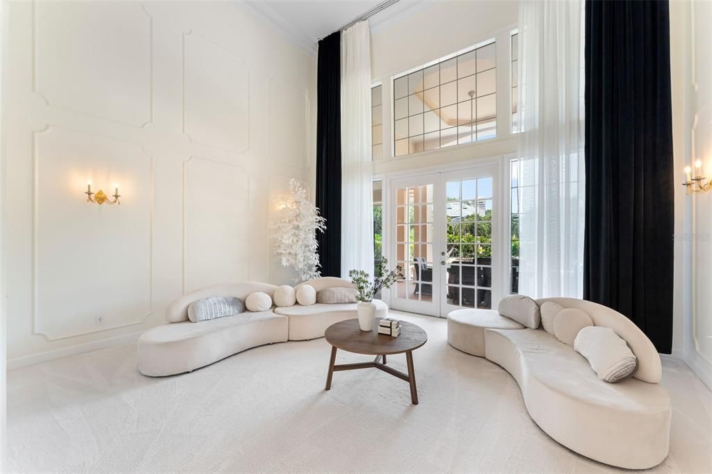 合同活跃: $1,379,000 (4 贝兹, 3 浴室, 3562 平方英尺)