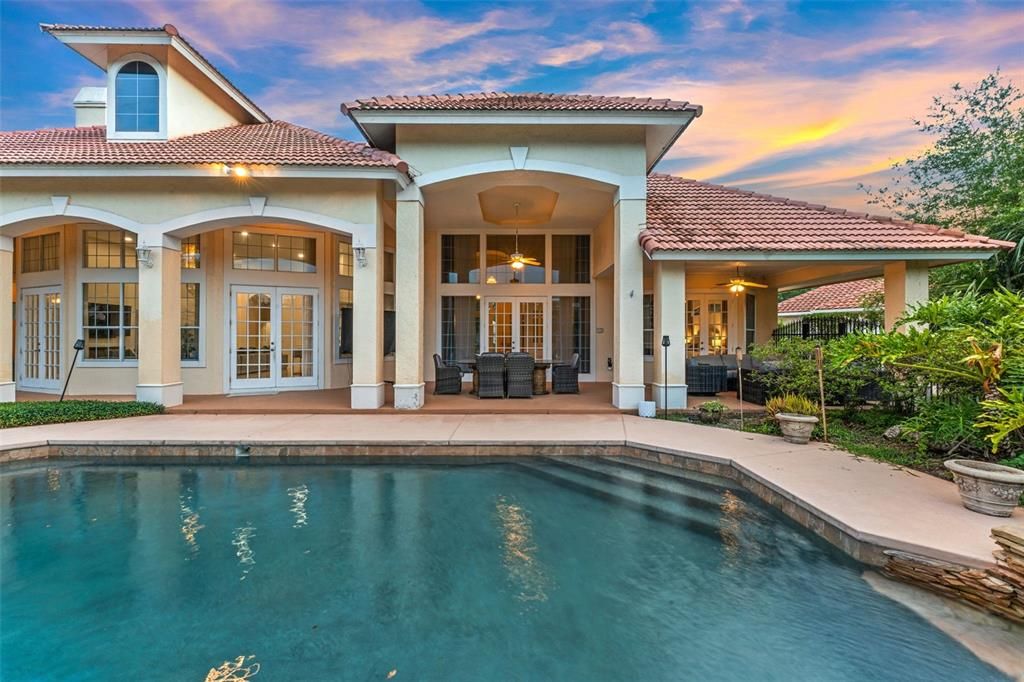 合同活跃: $1,379,000 (4 贝兹, 3 浴室, 3562 平方英尺)