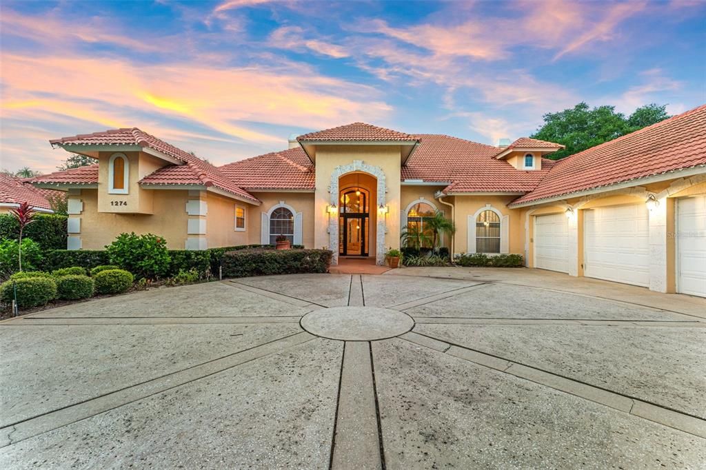 合同活跃: $1,379,000 (4 贝兹, 3 浴室, 3562 平方英尺)