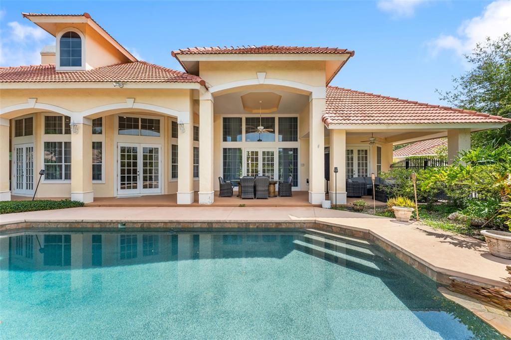 合同活跃: $1,379,000 (4 贝兹, 3 浴室, 3562 平方英尺)