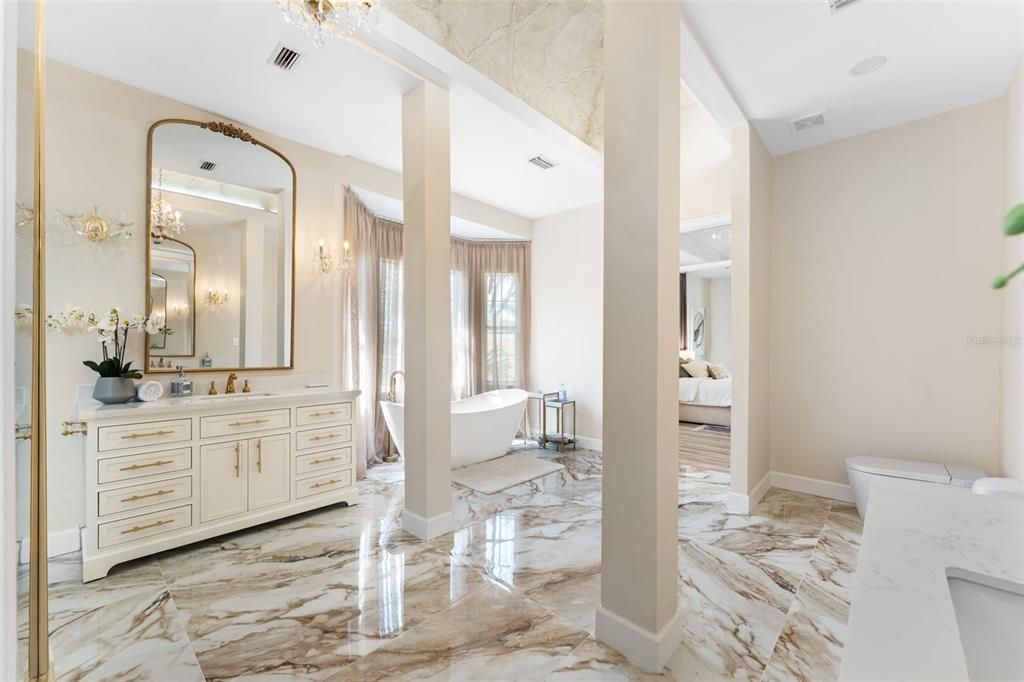 合同活跃: $1,379,000 (4 贝兹, 3 浴室, 3562 平方英尺)