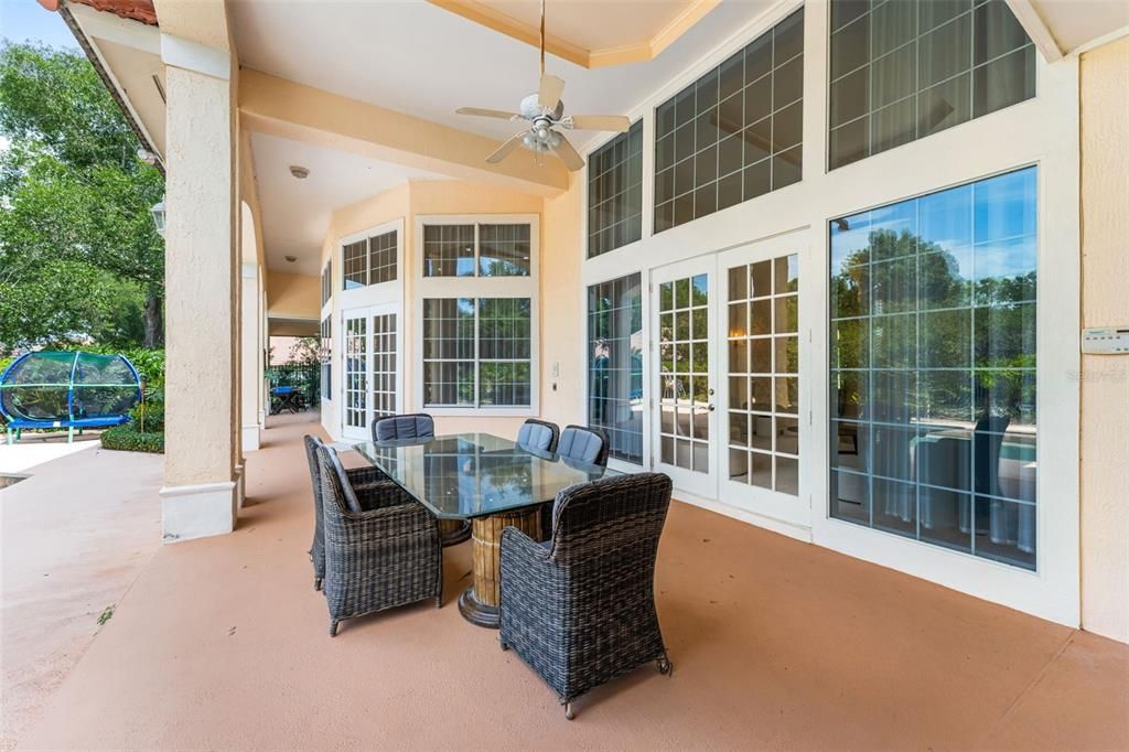 合同活跃: $1,379,000 (4 贝兹, 3 浴室, 3562 平方英尺)