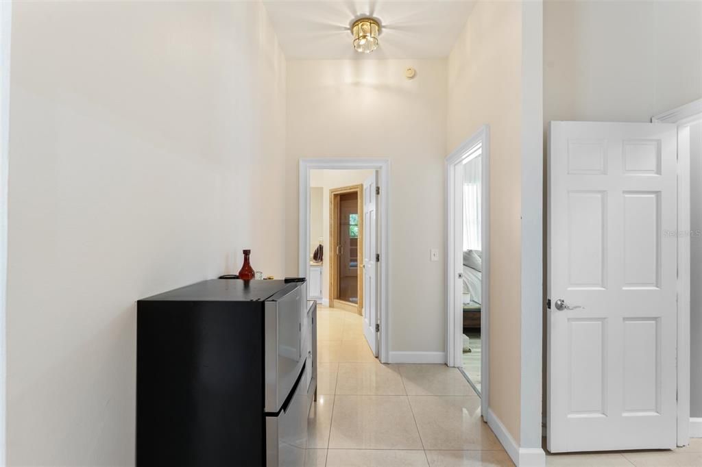 合同活跃: $1,379,000 (4 贝兹, 3 浴室, 3562 平方英尺)