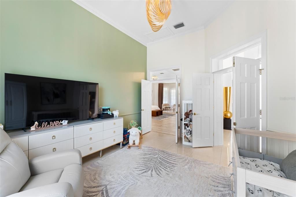 合同活跃: $1,379,000 (4 贝兹, 3 浴室, 3562 平方英尺)