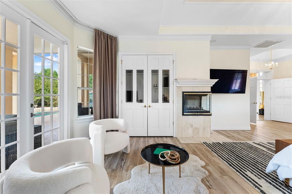 合同活跃: $1,379,000 (4 贝兹, 3 浴室, 3562 平方英尺)