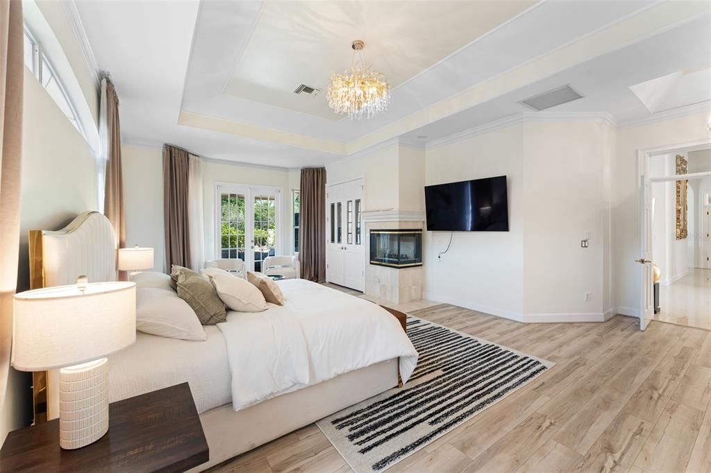 合同活跃: $1,379,000 (4 贝兹, 3 浴室, 3562 平方英尺)