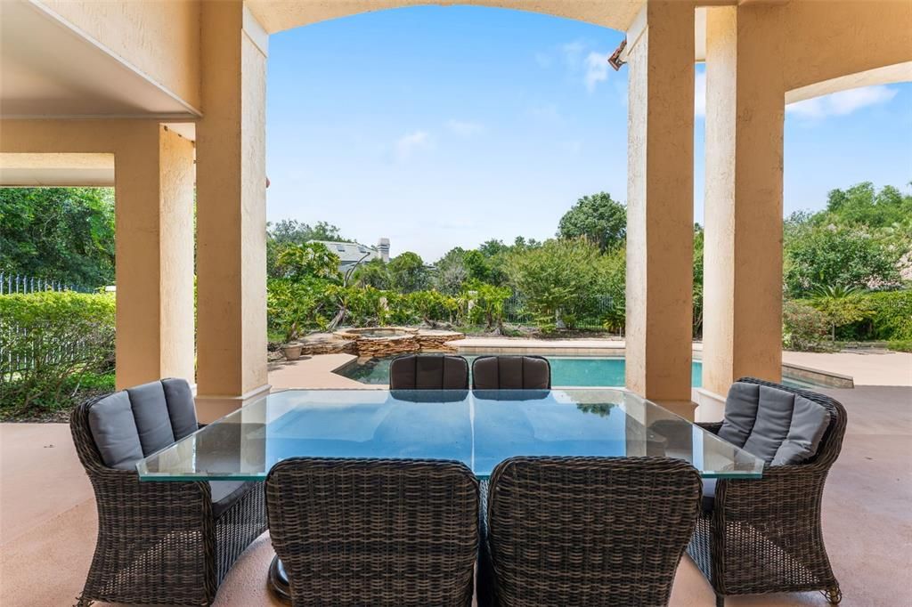 合同活跃: $1,379,000 (4 贝兹, 3 浴室, 3562 平方英尺)