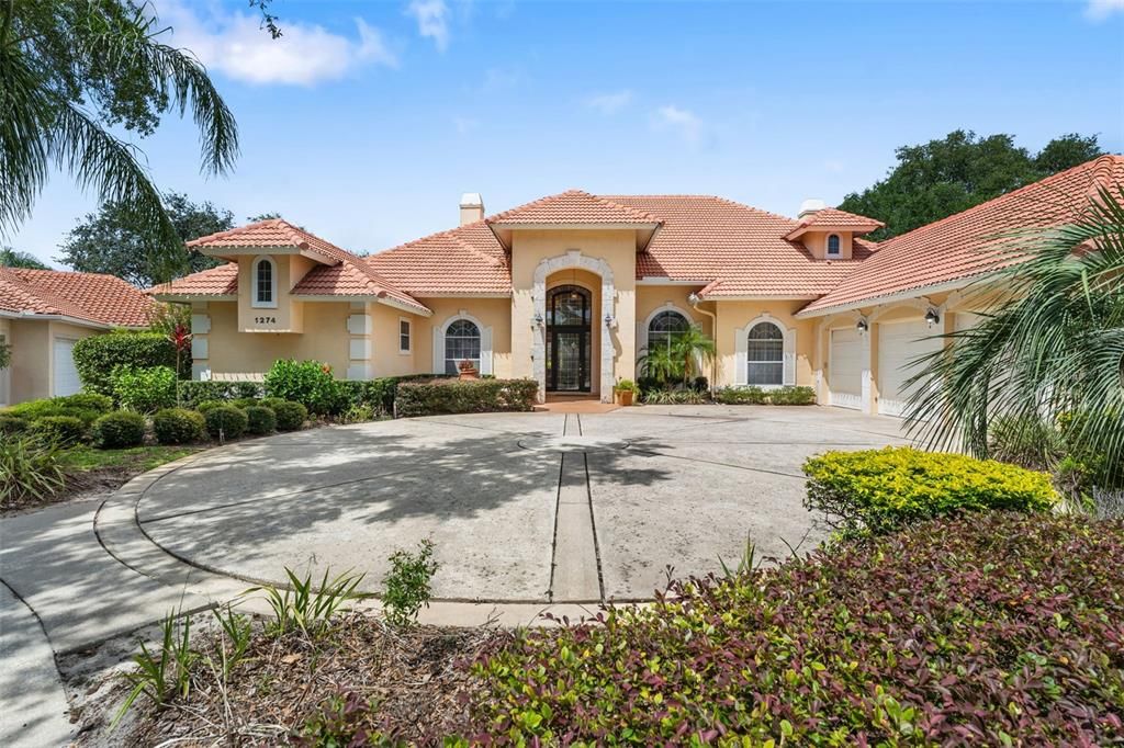 合同活跃: $1,379,000 (4 贝兹, 3 浴室, 3562 平方英尺)