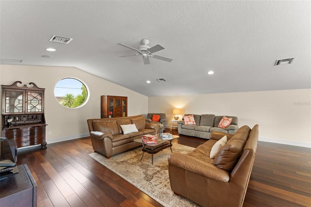 Active With Contract: $3,450,000 (4 beds, 4 baths, 7222 Square Feet)