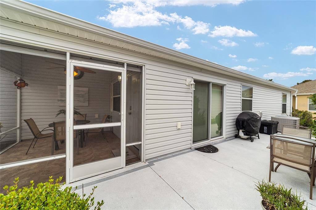 Activo con contrato: $265,000 (2 camas, 2 baños, 1156 Pies cuadrados)