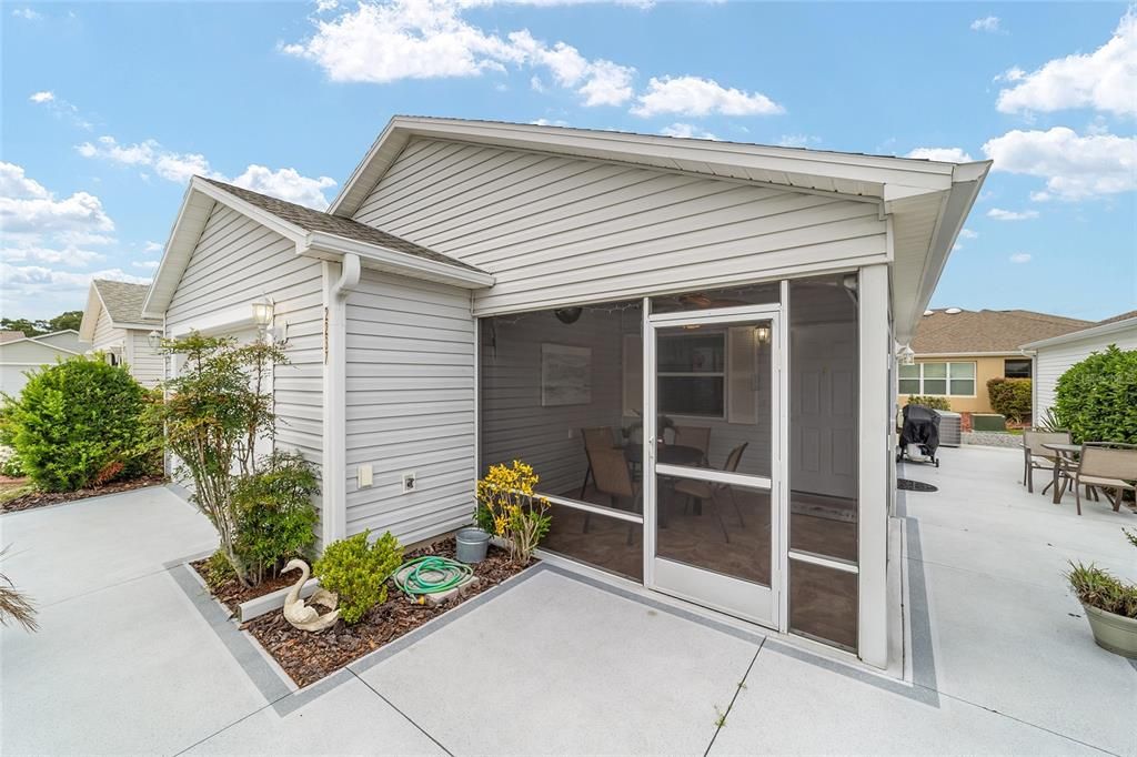 Activo con contrato: $265,000 (2 camas, 2 baños, 1156 Pies cuadrados)