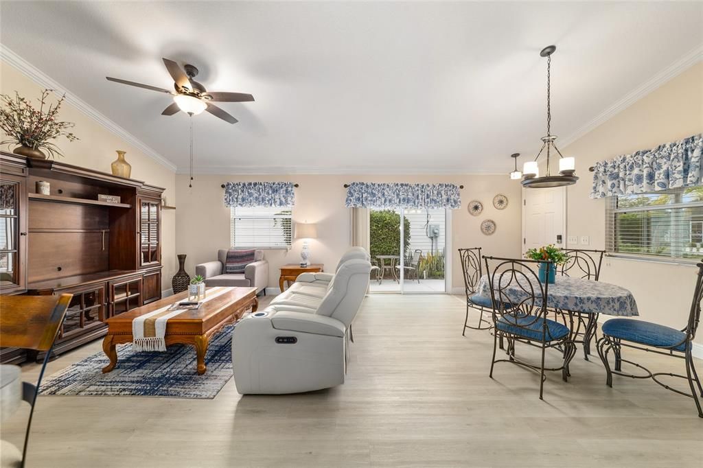 Activo con contrato: $265,000 (2 camas, 2 baños, 1156 Pies cuadrados)