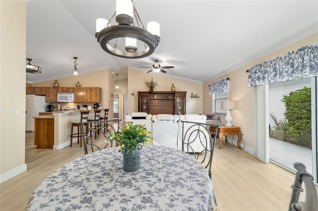 Activo con contrato: $265,000 (2 camas, 2 baños, 1156 Pies cuadrados)