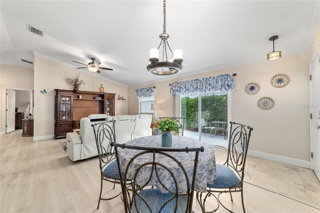 Activo con contrato: $265,000 (2 camas, 2 baños, 1156 Pies cuadrados)