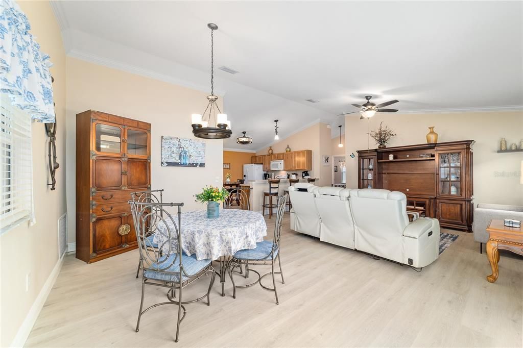 Activo con contrato: $265,000 (2 camas, 2 baños, 1156 Pies cuadrados)