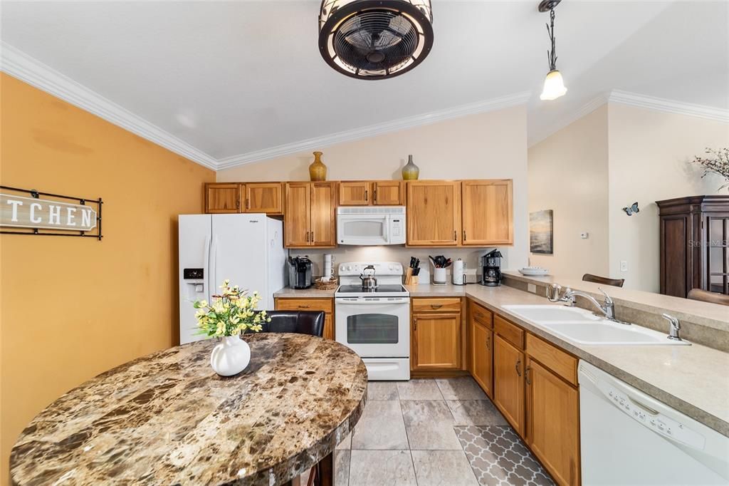 Activo con contrato: $265,000 (2 camas, 2 baños, 1156 Pies cuadrados)