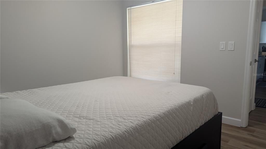 Active With Contract: $229,900 (2 beds, 2 baths, 1021 Square Feet)
