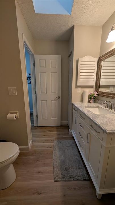 Active With Contract: $229,900 (2 beds, 2 baths, 1021 Square Feet)