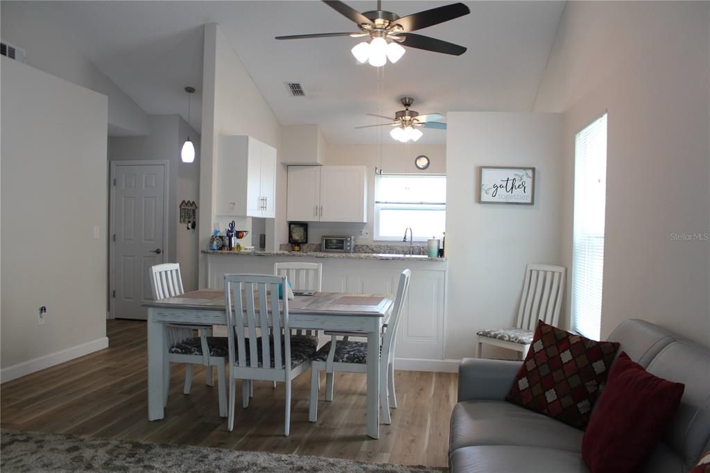 Active With Contract: $229,900 (2 beds, 2 baths, 1021 Square Feet)