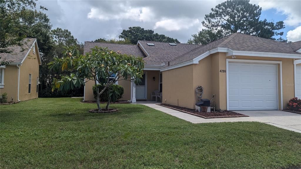 Active With Contract: $229,900 (2 beds, 2 baths, 1021 Square Feet)
