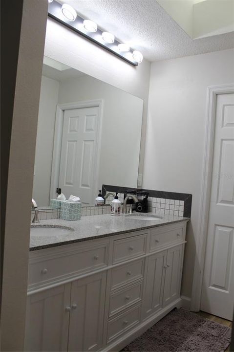 Active With Contract: $229,900 (2 beds, 2 baths, 1021 Square Feet)