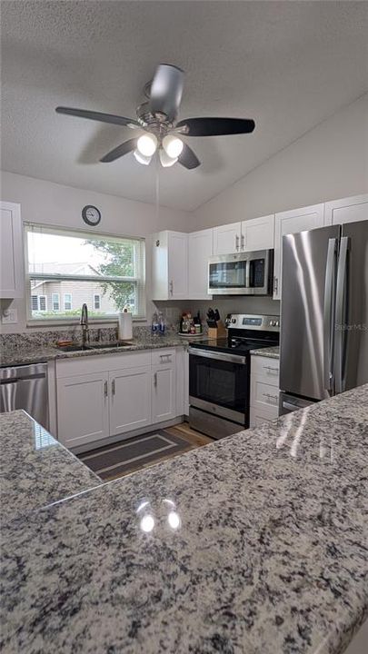Active With Contract: $229,900 (2 beds, 2 baths, 1021 Square Feet)