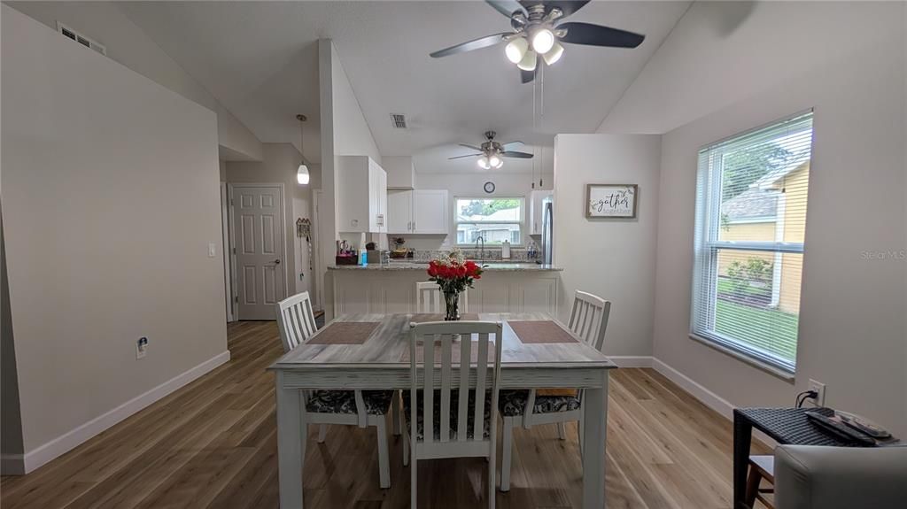 Active With Contract: $229,900 (2 beds, 2 baths, 1021 Square Feet)