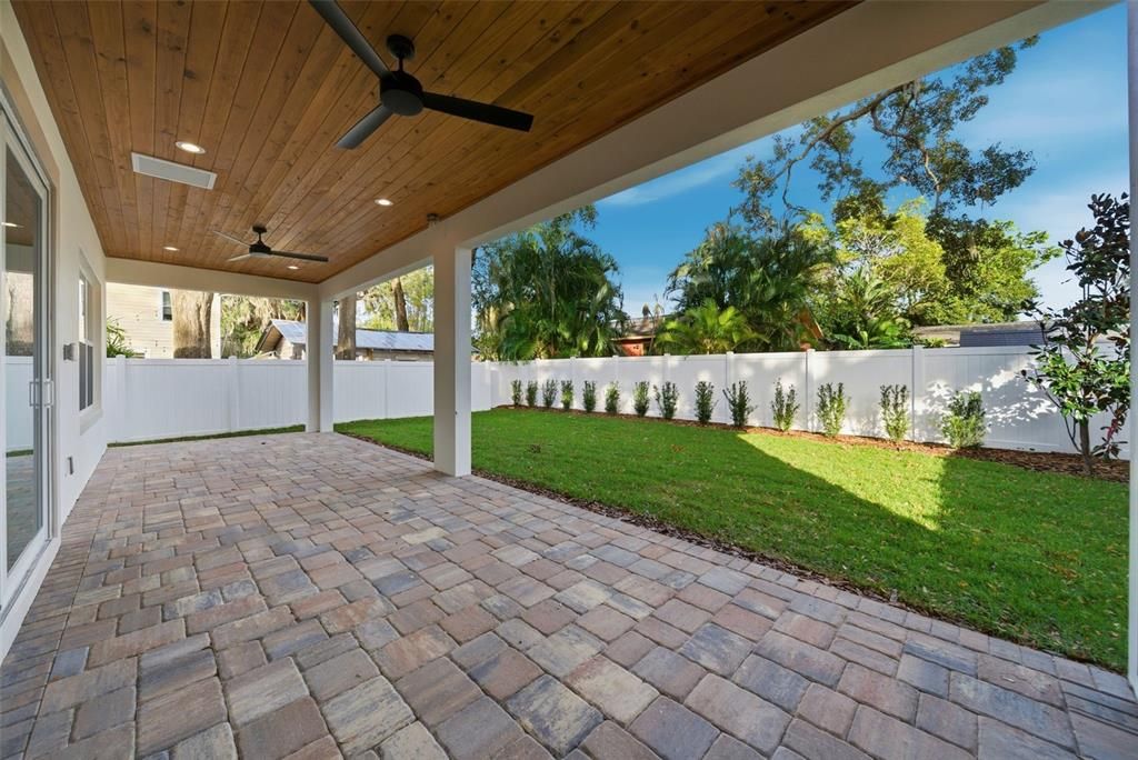 合同活跃: $1,324,900 (4 贝兹, 3 浴室, 3138 平方英尺)