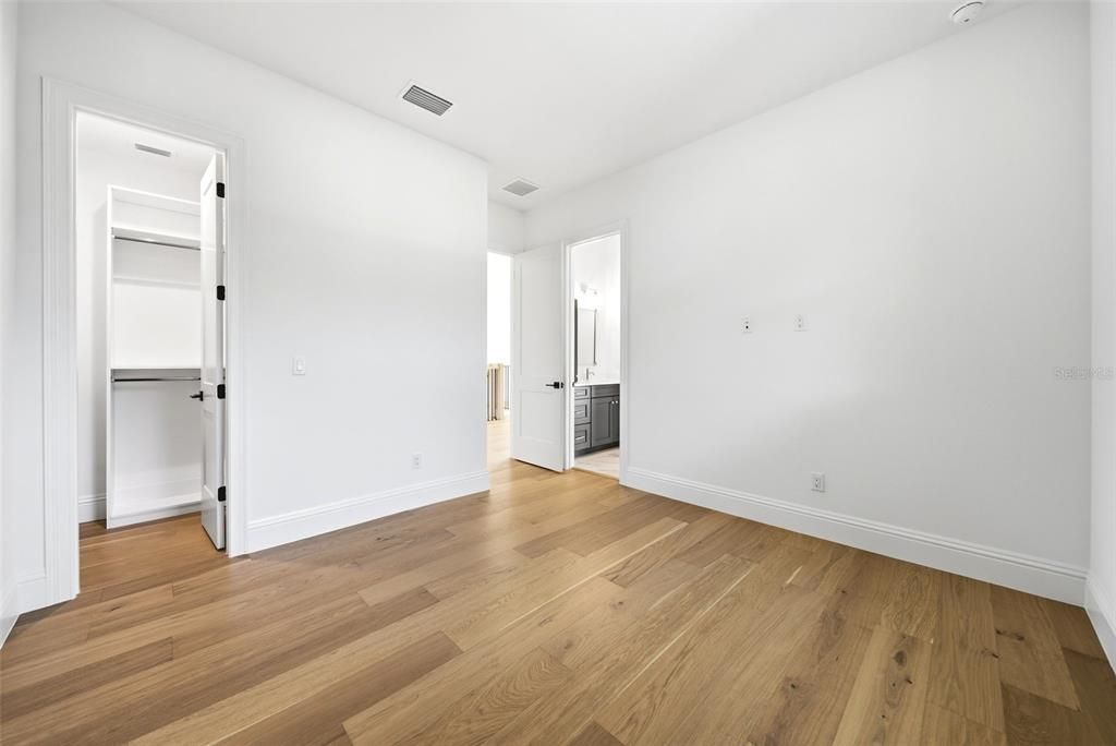 合同活跃: $1,324,900 (4 贝兹, 3 浴室, 3138 平方英尺)