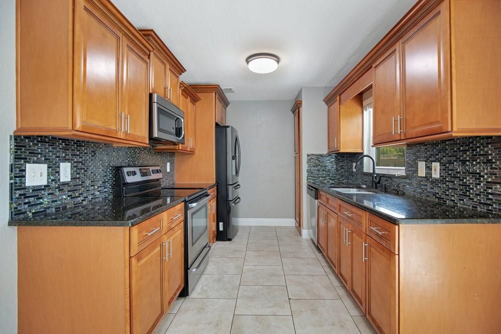 En Venta: $340,000 (3 camas, 2 baños, 1215 Pies cuadrados)