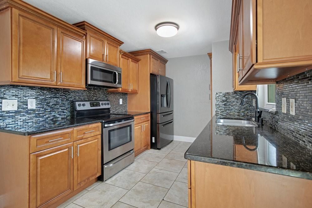 En Venta: $340,000 (3 camas, 2 baños, 1215 Pies cuadrados)