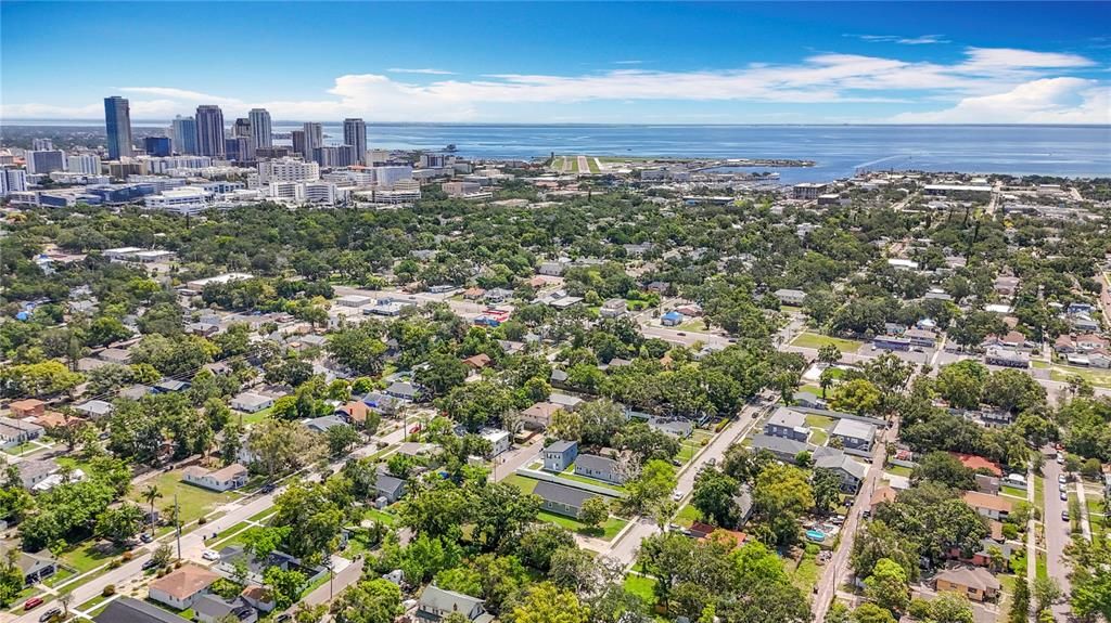 合同活跃: $260,000 (2 贝兹, 1 浴室, 1334 平方英尺)