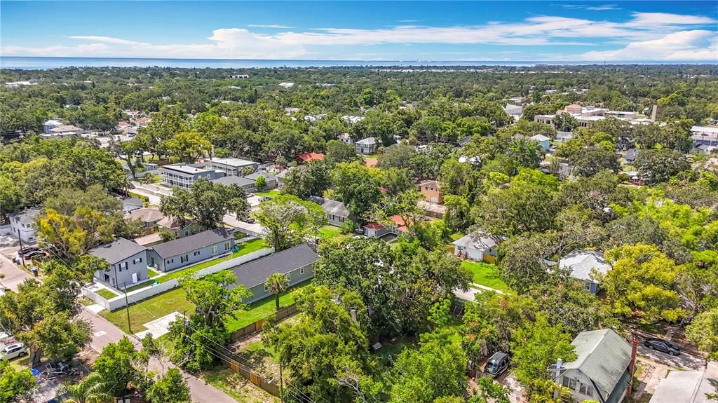 合同活跃: $260,000 (2 贝兹, 1 浴室, 1334 平方英尺)