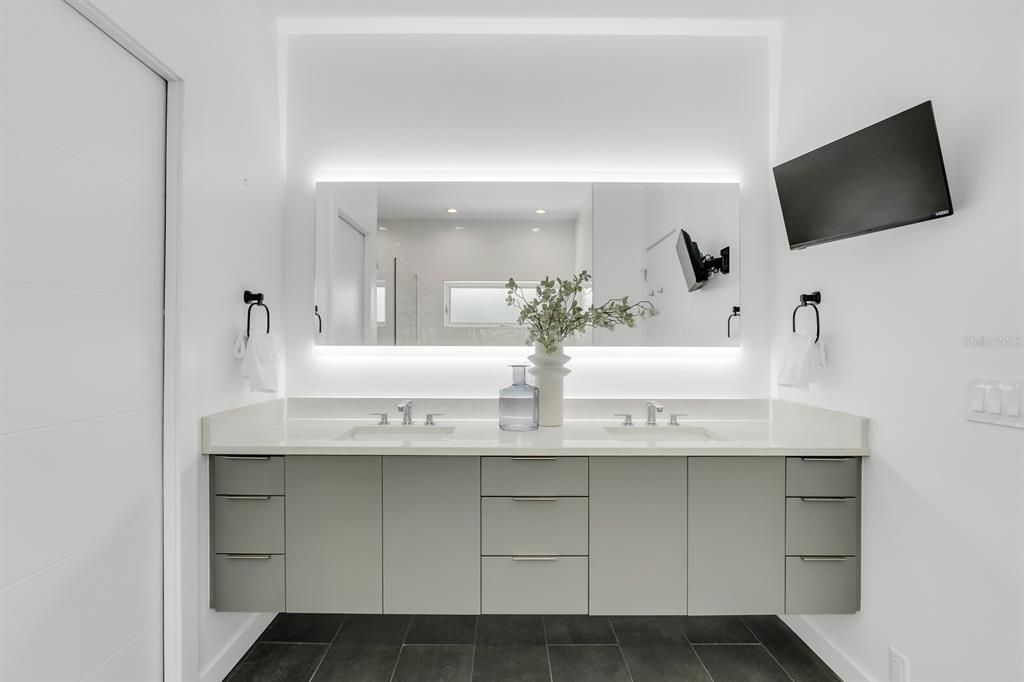 待售: $3,299,999 (4 贝兹, 3 浴室, 3384 平方英尺)