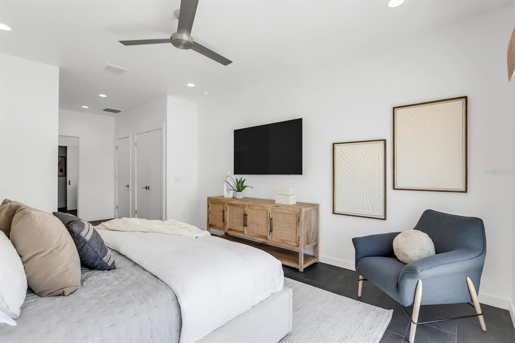 待售: $3,299,999 (4 贝兹, 3 浴室, 3384 平方英尺)