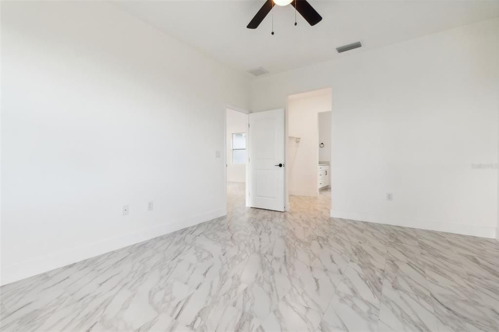 En Renta: $2,200 (4 camas, 2 baños, 1681 Pies cuadrados)