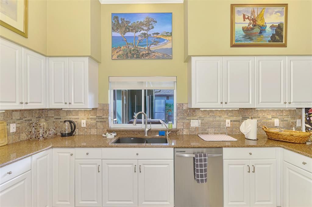 出租: $8,000 (3 贝兹, 3 浴室, 2317 平方英尺)