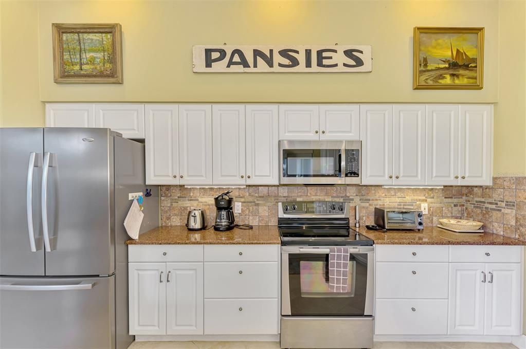 出租: $8,000 (3 贝兹, 3 浴室, 2317 平方英尺)