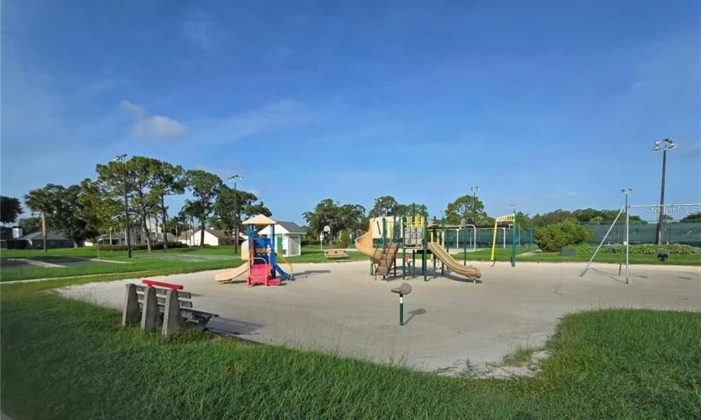 合同活跃: $2,300 (3 贝兹, 2 浴室, 1764 平方英尺)