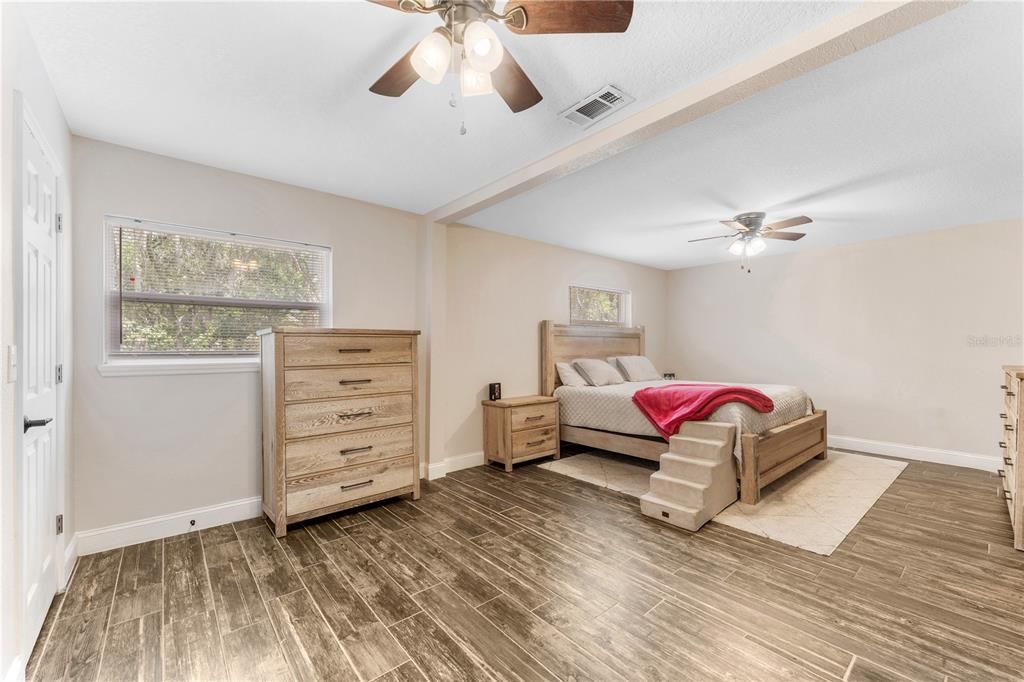 На продажу: $579,000 (3 спален, 2 ванн, 2101 Квадратных фут)