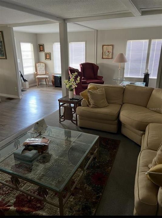 For Rent: $1,695 (2 beds, 1 baths, 1038 Square Feet)