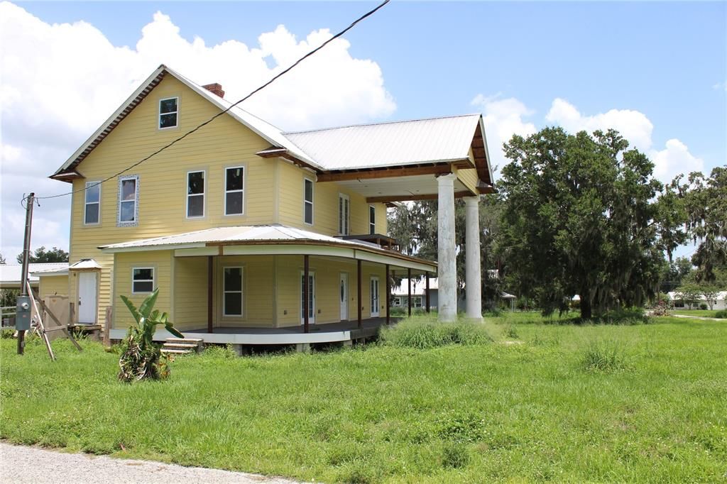 For Sale: $485,000 (5 beds, 5 baths, 3056 Square Feet)