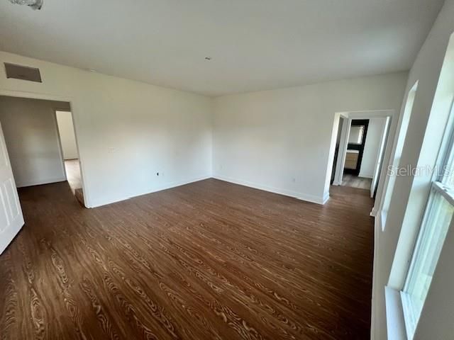 For Sale: $485,000 (5 beds, 5 baths, 3056 Square Feet)