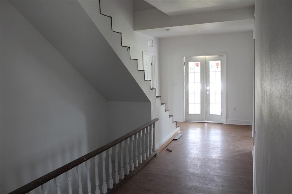 For Sale: $485,000 (5 beds, 5 baths, 3056 Square Feet)