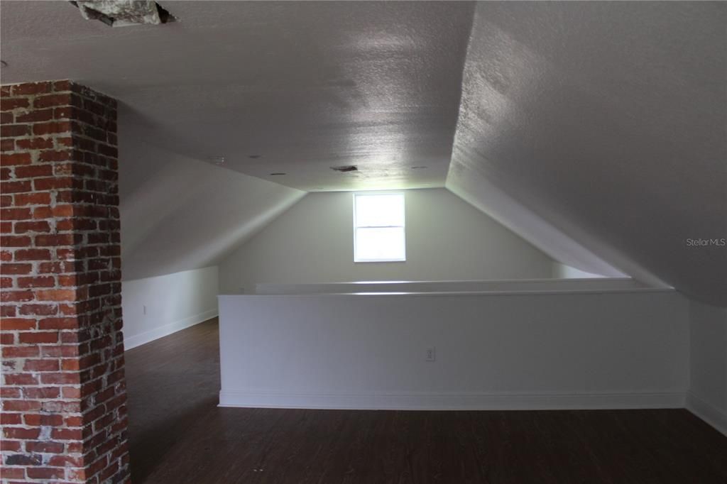 For Sale: $485,000 (5 beds, 5 baths, 3056 Square Feet)