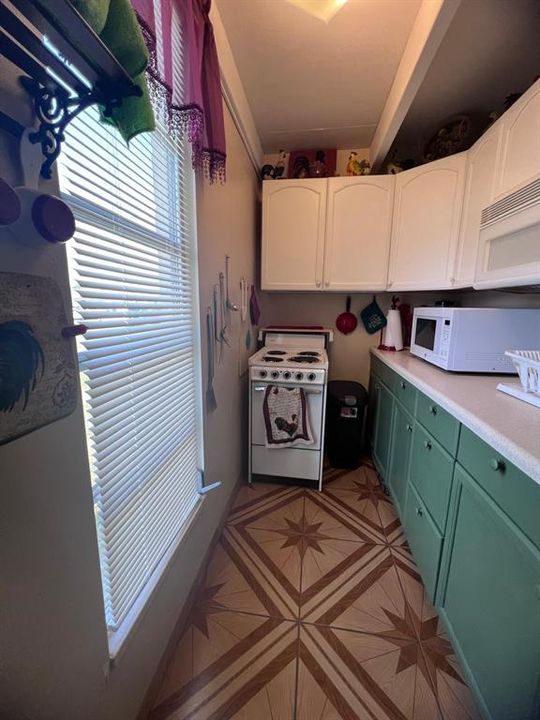 待售: $88,000 (1 贝兹, 1 浴室, 648 平方英尺)