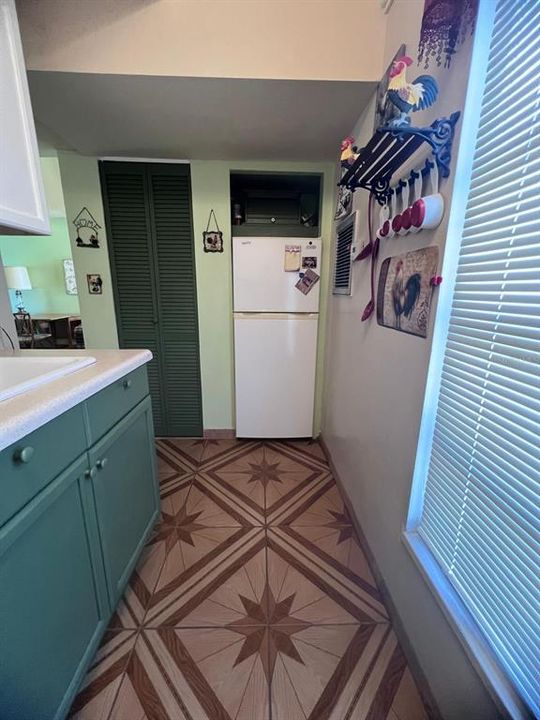 待售: $88,000 (1 贝兹, 1 浴室, 648 平方英尺)